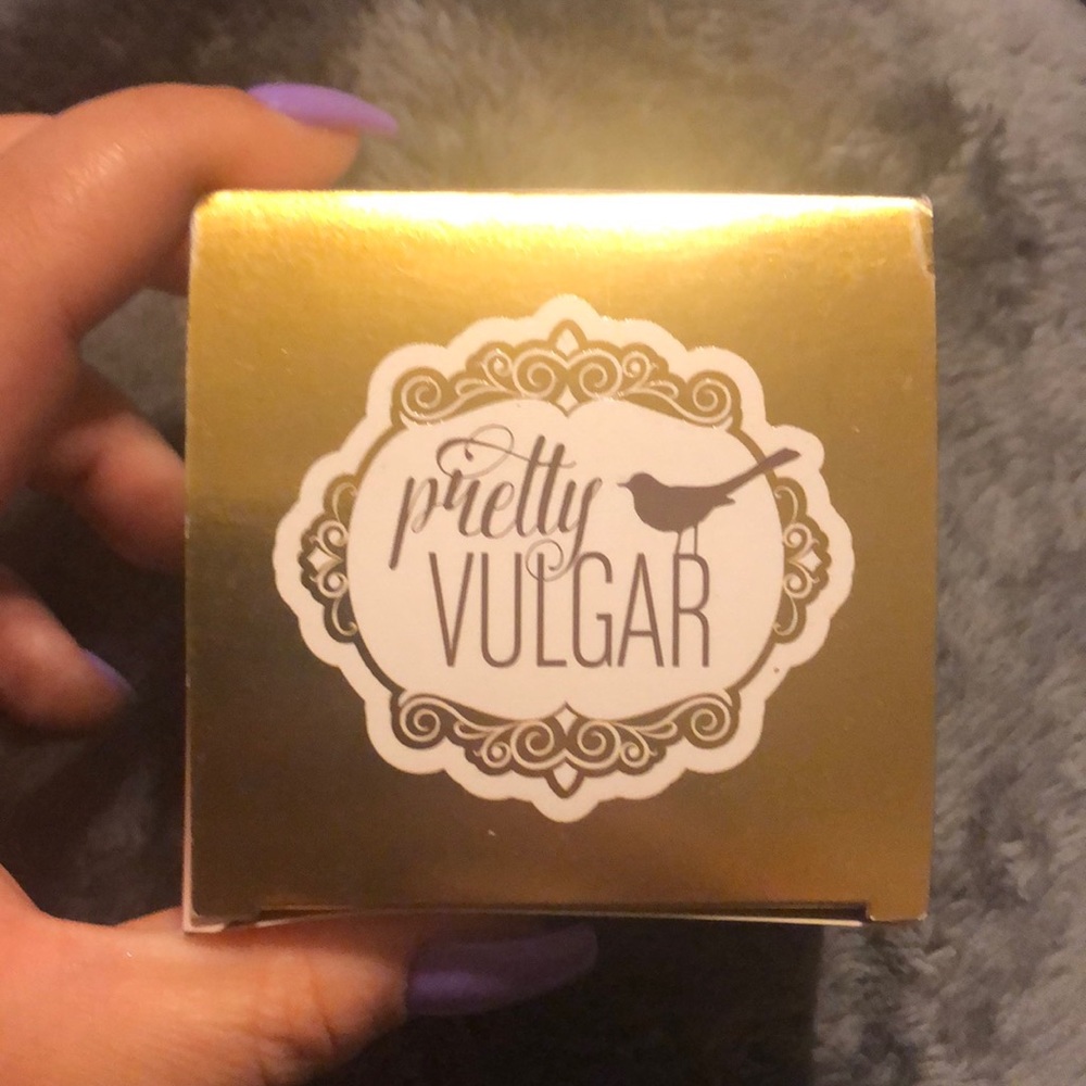 Pretty Vulgar Setting Powder
